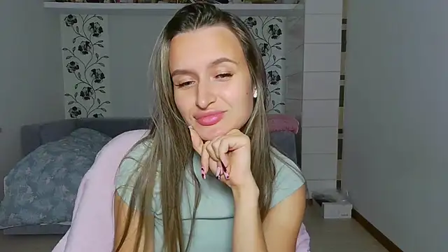 Snapshot of Submissive_love chatting on 17, 11, 2025 Submissive love online show from 17, 11, 2025