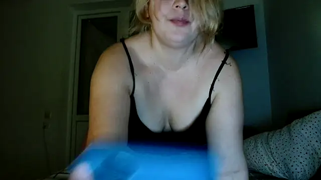 Snapshot of _CattrinaVegas_ chatting on 30, 12, 2024 CattrinaVegas online show from 30, 12, 2024