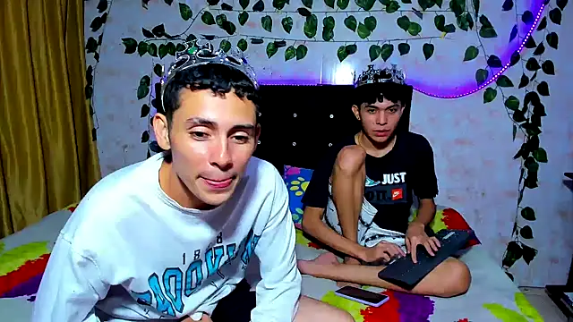 Snapshot of Alexander_and_Xiao chatting on 9, 1, 2025 Alexander and Xiao online show from 9, 1, 2025