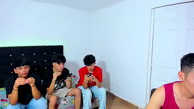 Snapshot of Alexander_and_Xiao chatting on 27, 2, 2025 Alexander and Xiao online show from 27, 2, 2025