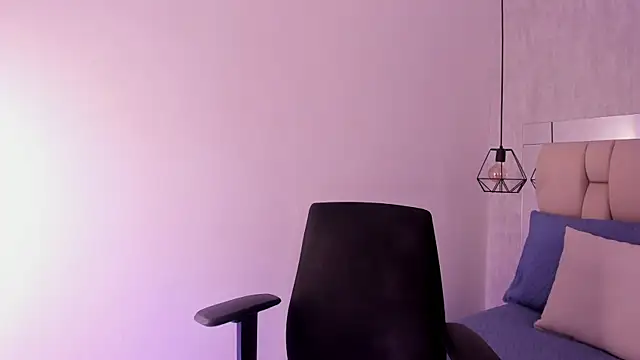 Roxie-Summers11 online show from 16, 1, 2025