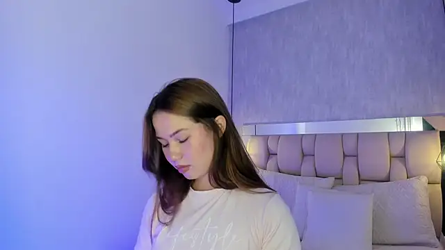 Roxie-Summers11 online show from 18, 3, 2025