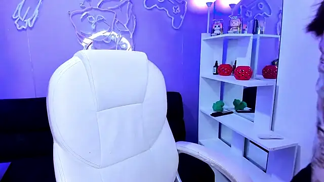 Emma monserrat online show from 20, 4, 2026