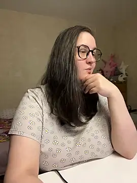 Snapshot of hungry1bunny chatting on 9, 12, 2024 hungry1bunny online show from 9, 12, 2024