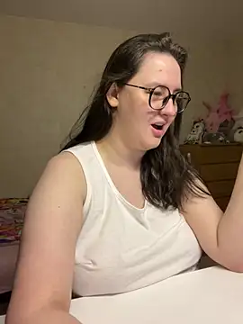 Snapshot of hungry1bunny chatting on 4, 2, 2025 hungry1bunny online show from 4, 2, 2025