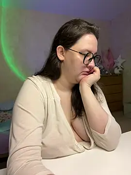 Snapshot of hungry1bunny chatting on 4, 3, 2025 hungry1bunny online show from 4, 3, 2025