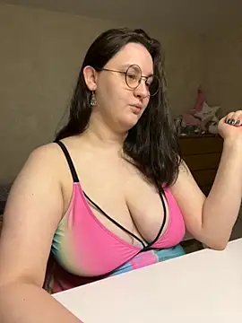 Snapshot of hungry1bunny chatting on 25, 10, 2025 hungry1bunny online show from 25, 10, 2025