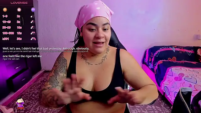 Snapshot of Sharon_hils chatting on 4, 11, 2025 Sharon hils online show from 4, 11, 2025