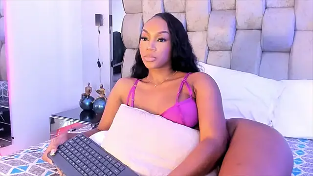 Snapshot of ChaynnaCooper chatting on 18, 1, 2025 ChaynnaCooper online show from 18, 1, 2025