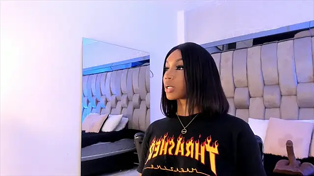 Snapshot of ChaynnaCooper chatting on 1, 2, 2025 ChaynnaCooper online show from 1, 2, 2025