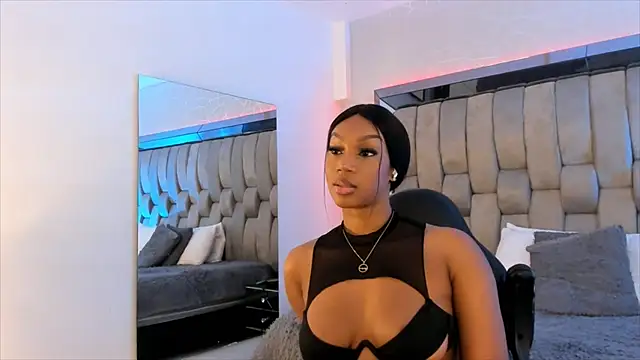 Snapshot of ChaynnaCooper chatting on 3, 2, 2025 ChaynnaCooper online show from 3, 2, 2025