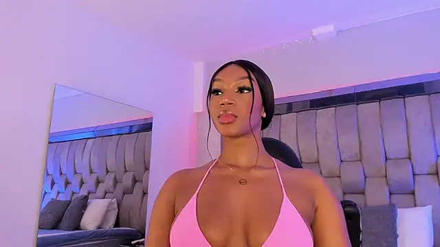 Snapshot of ChaynnaCooper chatting on 4, 2, 2025 ChaynnaCooper online show from 4, 2, 2025