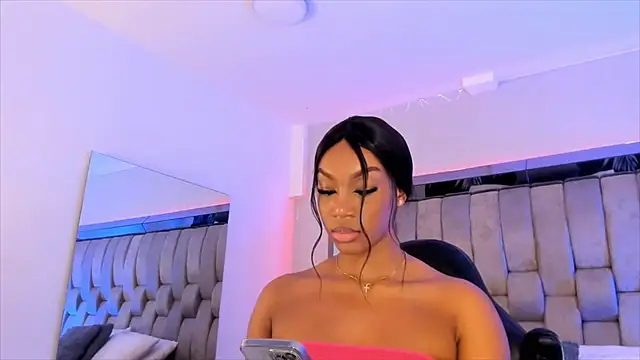 Snapshot of ChaynnaCooper chatting on 5, 2, 2025 ChaynnaCooper online show from 5, 2, 2025