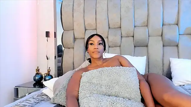 Snapshot of ChaynnaCooper chatting on 11, 2, 2025 ChaynnaCooper online show from 11, 2, 2025