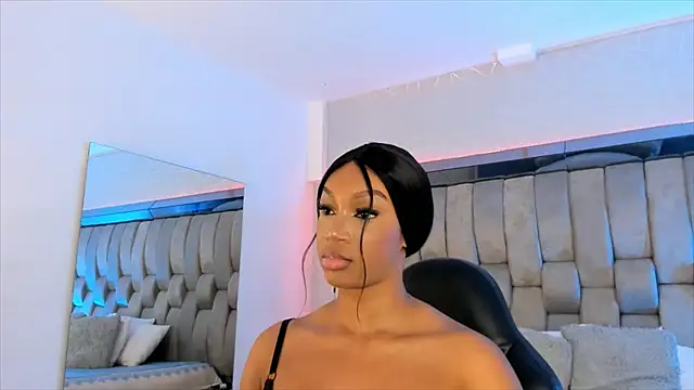 Snapshot of ChaynnaCooper chatting on 12, 2, 2025 ChaynnaCooper online show from 12, 2, 2025