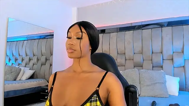 Snapshot of ChaynnaCooper chatting on 13, 2, 2025 ChaynnaCooper online show from 13, 2, 2025