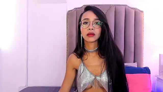 SamanthaFerrer   online show from 24, 1, 2025