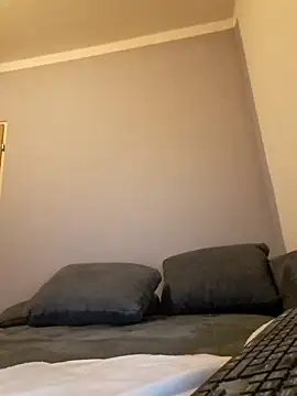 Henner33 online show from 4, 1, 2025