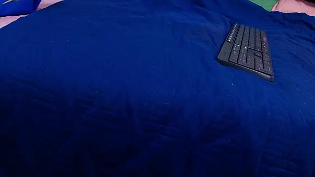 nicol f online show from 7, 10, 2025