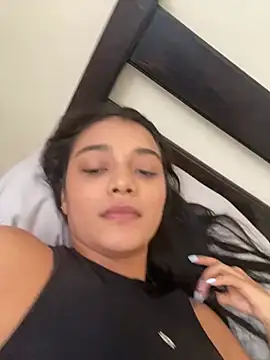 Snapshot of evely_coelloo chatting on 14, 2, 2025 evely coelloo online show from 14, 2, 2025