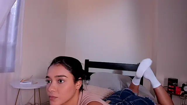 Snapshot of evely_coelloo chatting on 5, 3, 2025 evely coelloo online show from 5, 3, 2025