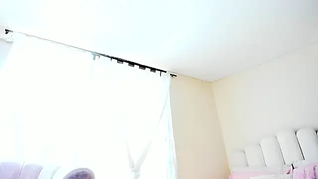 Snapshot of evely_coelloo chatting on 14, 10, 2025 evely coelloo online show from 14, 10, 2025