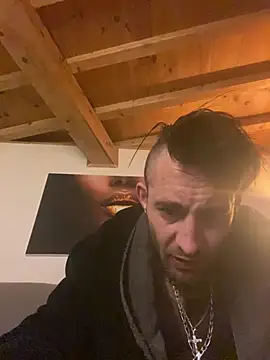 Snapshot of Bigkisslove chatting on 8, 3, 2026 Bigkisslove online show from 8, 3, 2026