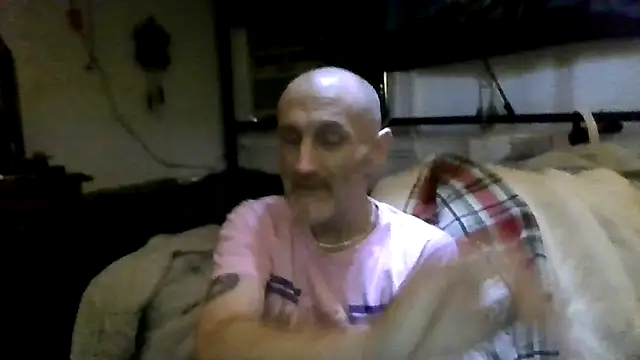 Snapshot of LayingRealism chatting on 21, 4, 2026 LayingRealism online show from 21, 4, 2026
