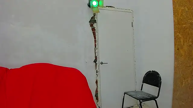 YourSuperModel online show from 28, 1, 2025