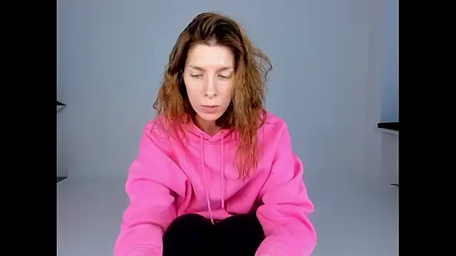 YourSuperModel online show from 28, 4, 2026