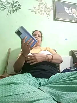 Kavya kapoor online show from 4, 3, 2025