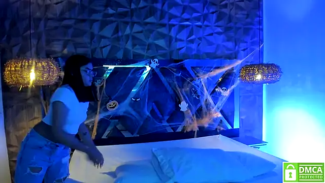 Rose Evans   online show from 4, 11, 2025