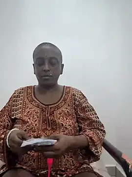 Snapshot of mamakarma1403 chatting on 25, 5, 2026 mamakarma1403 online show from 25, 5, 2026