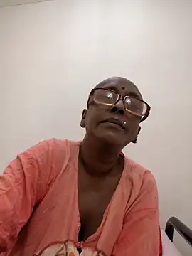 Snapshot of mamakarma1403 chatting on 11, 6, 2026 mamakarma1403 online show from 11, 6, 2026