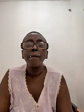 mamakarma1403 online show from 25, 6, 2026