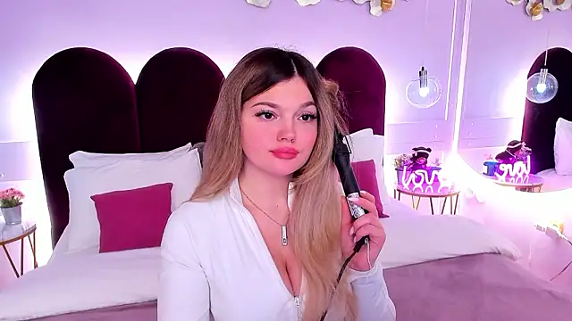 ZaraBloom online show from 9, 3, 2026