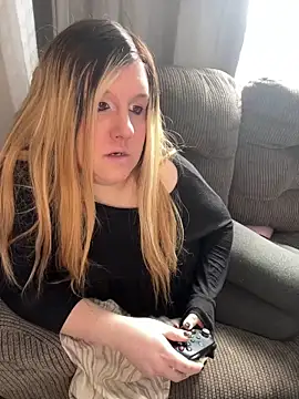 PuckBunny17 online show from 14, 1, 2025