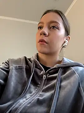 AliceBrayan online show from 2, 10, 2025