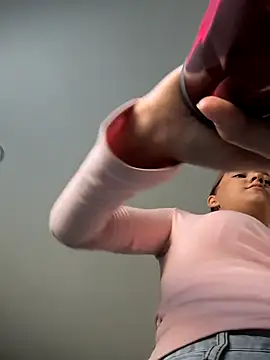 AliceBrayan online show from 6, 10, 2025