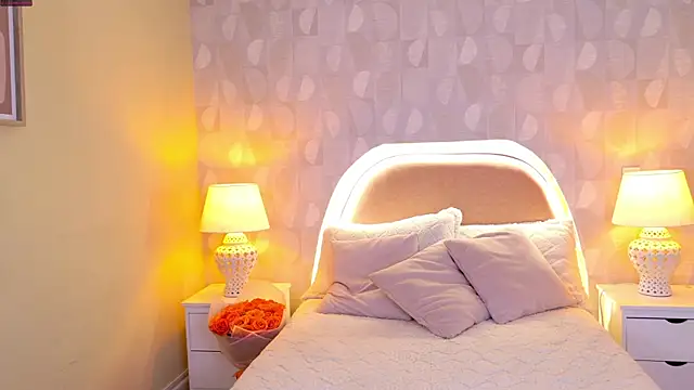 Snapshot of april_rousse chatting on 18, 2, 2025 april rousse online show from 18, 2, 2025