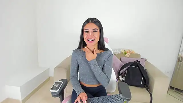 Snapshot of Charlotte_cowell_sub1_ chatting on 12, 3, 2025 Charlotte cowell sub1 online show from 12, 3, 2025