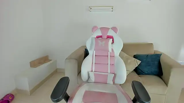 Snapshot of Charlotte_cowell_sub1_ chatting on 23, 9, 2025 Charlotte cowell sub1 online show from 23, 9, 2025