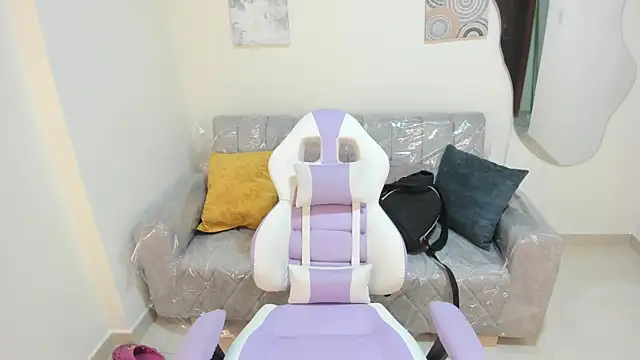 Snapshot of Charlotte_cowell_sub1_ chatting on 29, 9, 2025 Charlotte cowell sub1 online show from 29, 9, 2025