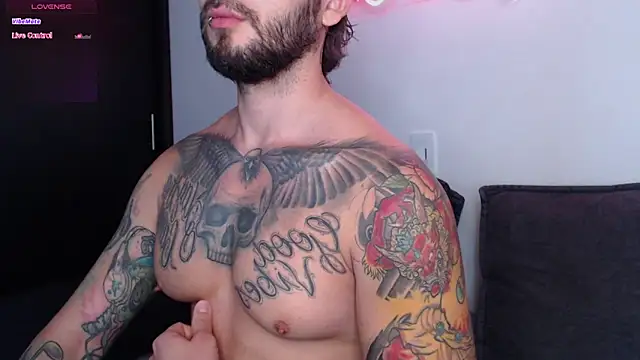 Snapshot of marco_allison43 chatting on 12, 10, 2025 marco allison43 online show from 12, 10, 2025