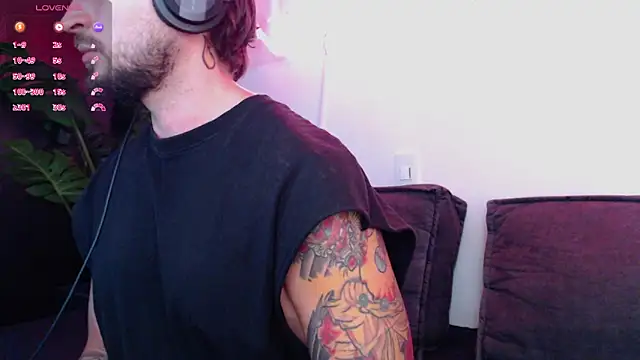 Snapshot of marco_allison43 chatting on 4, 12, 2025 marco allison43 online show from 4, 12, 2025