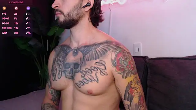 Snapshot of marco_allison43 chatting on 4, 2, 2026 marco allison43 online show from 4, 2, 2026