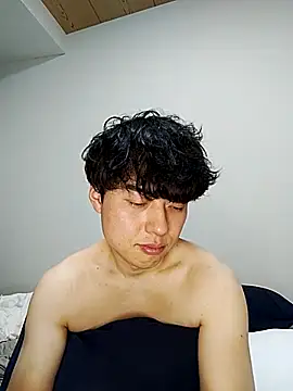 whitebriefboy online show from 28, 2, 2025