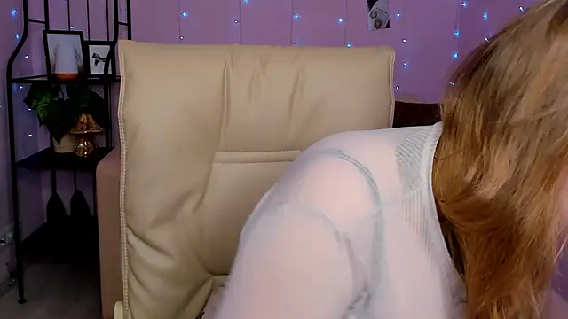 Snapshot of Helens_love chatting on 15, 3, 2025 Helens love online show from 15, 3, 2025