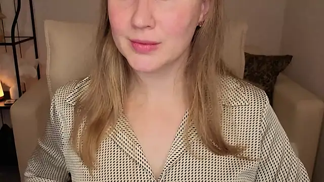 Snapshot of Helens_love chatting on 19, 10, 2025 Helens love online show from 19, 10, 2025