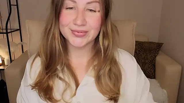 Snapshot of Helens_love chatting on 8, 11, 2025 Helens love online show from 8, 11, 2025